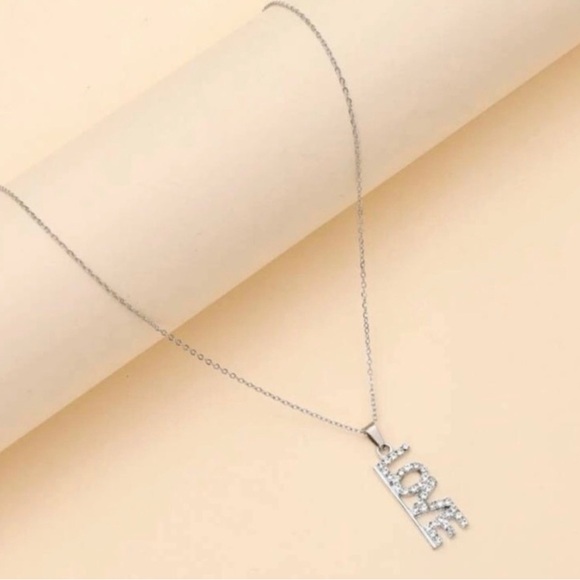 🙌🏽Silver Rhinestone Graphic LOVE Bar Necklace - Picture 1 of 6